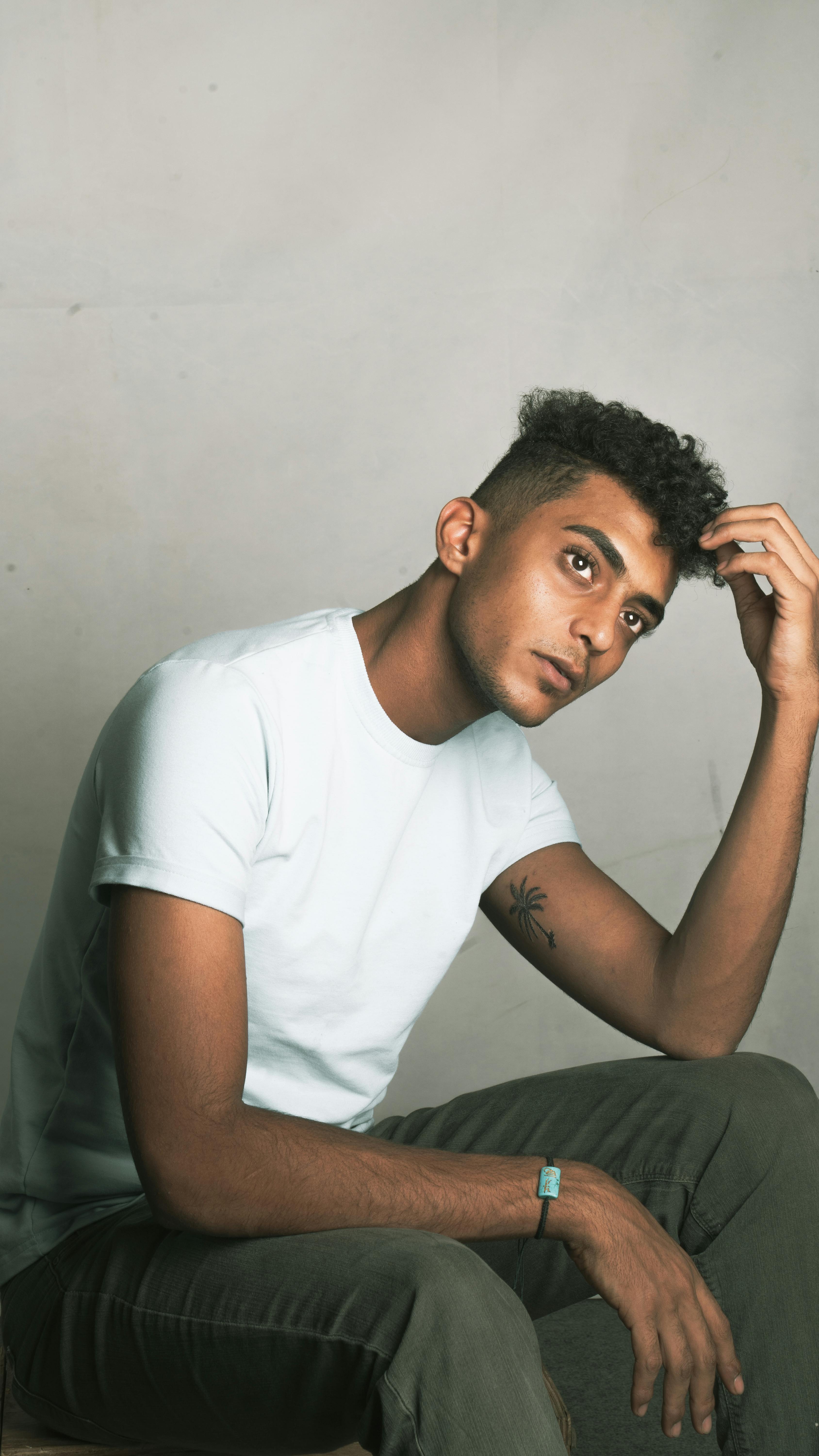 Gratis Foto stok gratis arif, artistik, baju putih Foto Stok