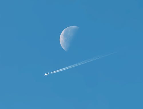 Ücretsiz ay, azalan perspektif, gökyüzü içeren Ücretsiz stok fotoğraf Stok Fotoğraflar