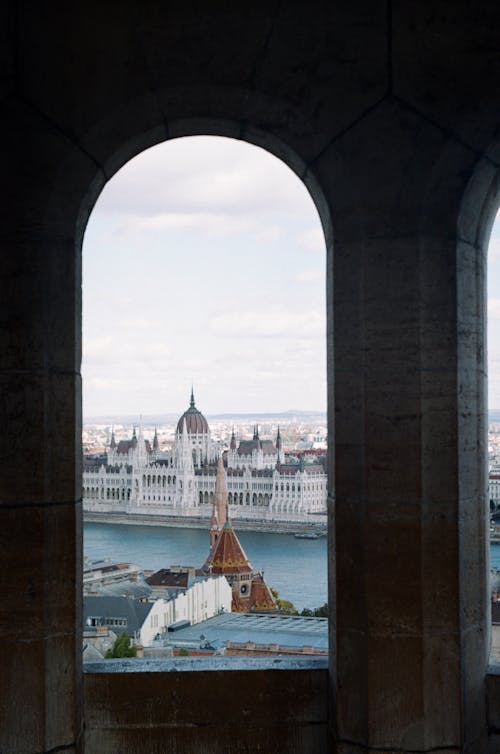 Безкоштовне стокове фото на тему «Будапешт, будівлі уряду, вертикальні постріл»