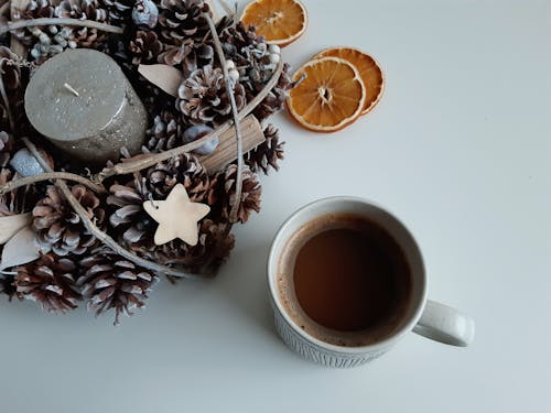 คลังภาพถ่ายฟรี ของ กาแฟในถ้วย, ของตกแต่งวันคริสต์มาส, ซอยบาง