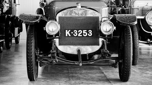 Free Grayscale Photo of a Vintage Car Stock Photo