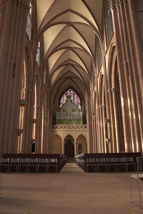 Бесплатное стоковое фото с архитектурная колонна, вертикальный выстрел, Екатерининская церковь Оппенгейма