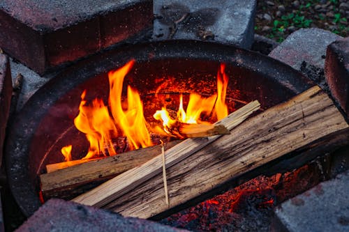 Безкоштовне стокове фото на тему «вогонь, горіння, дрова» стокове фото