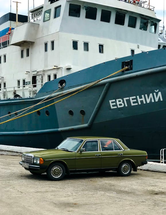 Бесплатное стоковое фото с зеленая машина, классический автомобиль, корабль