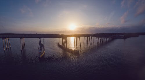 無料 灰色の橋 写真素材