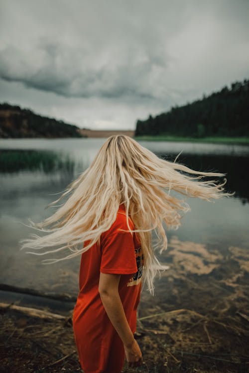 Fotobanka s bezplatnými fotkami na tému dlhé vlasy, na nepoznanie, tapeta do mobilu