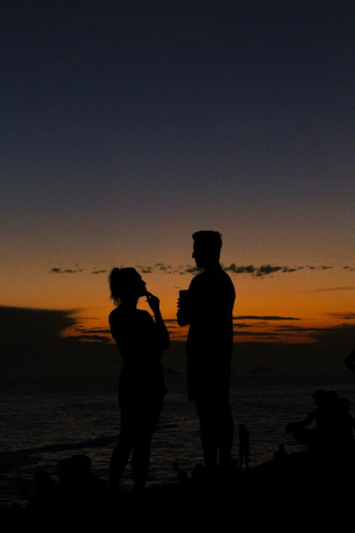 Gratis Immagine gratuita di alba, coppia, in piedi Foto a disposizione