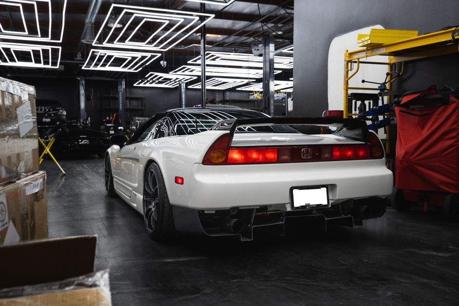 advantages of carbon fiber spoilers