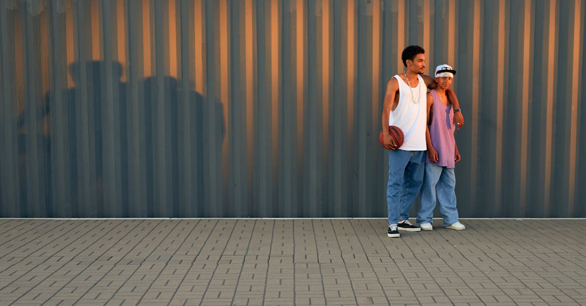 Mike Conley分享NBA賽程與家庭生活平衡,笑稱自己像「喪屍」