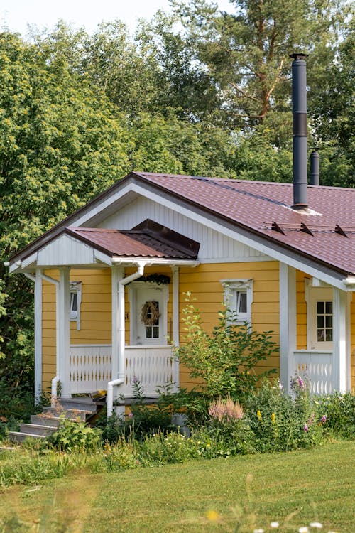 Бесплатное стоковое фото с архитектура, газон, дом