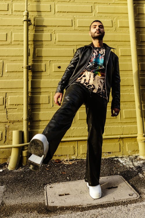 bezplatná Základová fotografie zdarma na téma fashion modelka, kožená bunda, mladý muž Základová fotografie