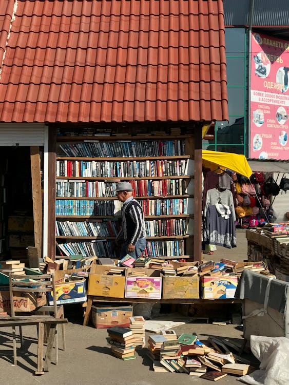 Foto d'estoc gratuïta de ижевск, книги, рынок