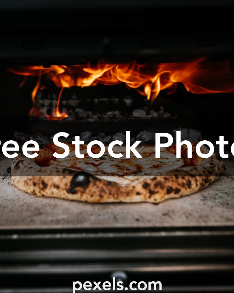 4+ Hundred Clay Oven Pizza Royalty-Free Images, Stock Photos & Pictures