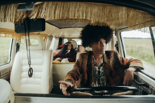 Foto stok gratis hippie, kemudi mobil, laki-laki