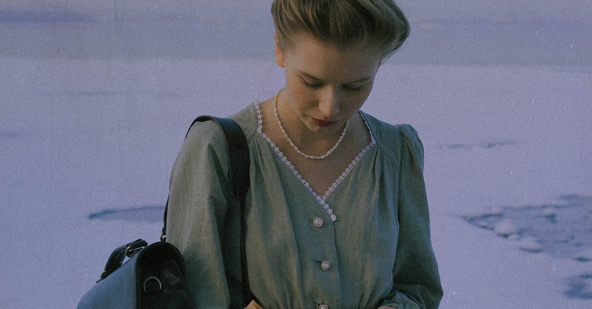 Does Jon Snow die in the Game of Thrones book series