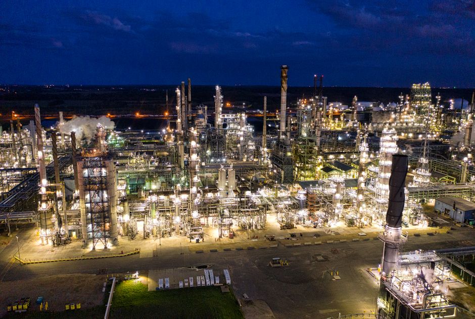 Cara Cuan dari Konflik Iran-AS: Sektor Energi dan Emas Menggeliat di Pasar Saham