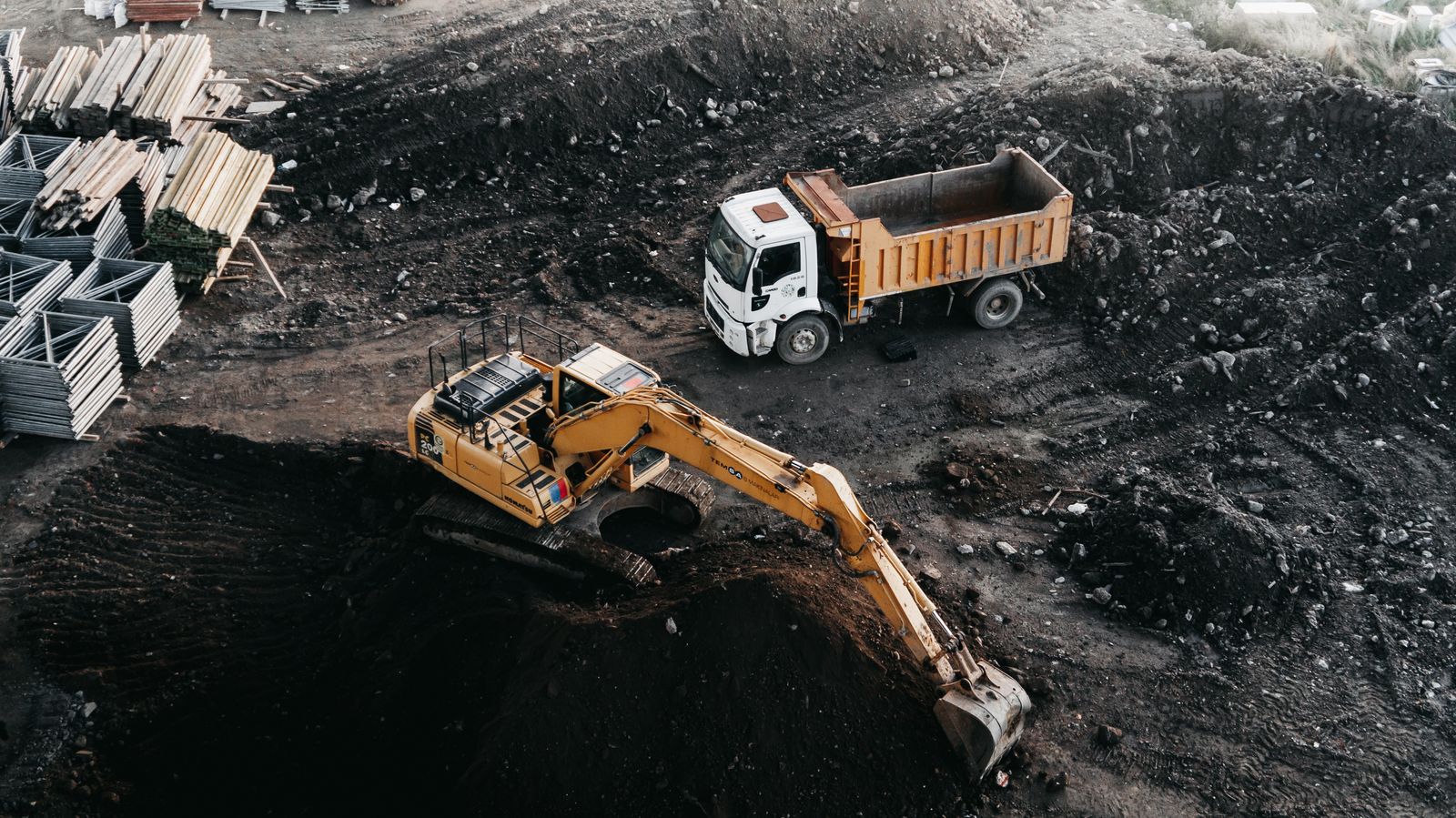 Dump truck rental Jeddah Saudi Arabia