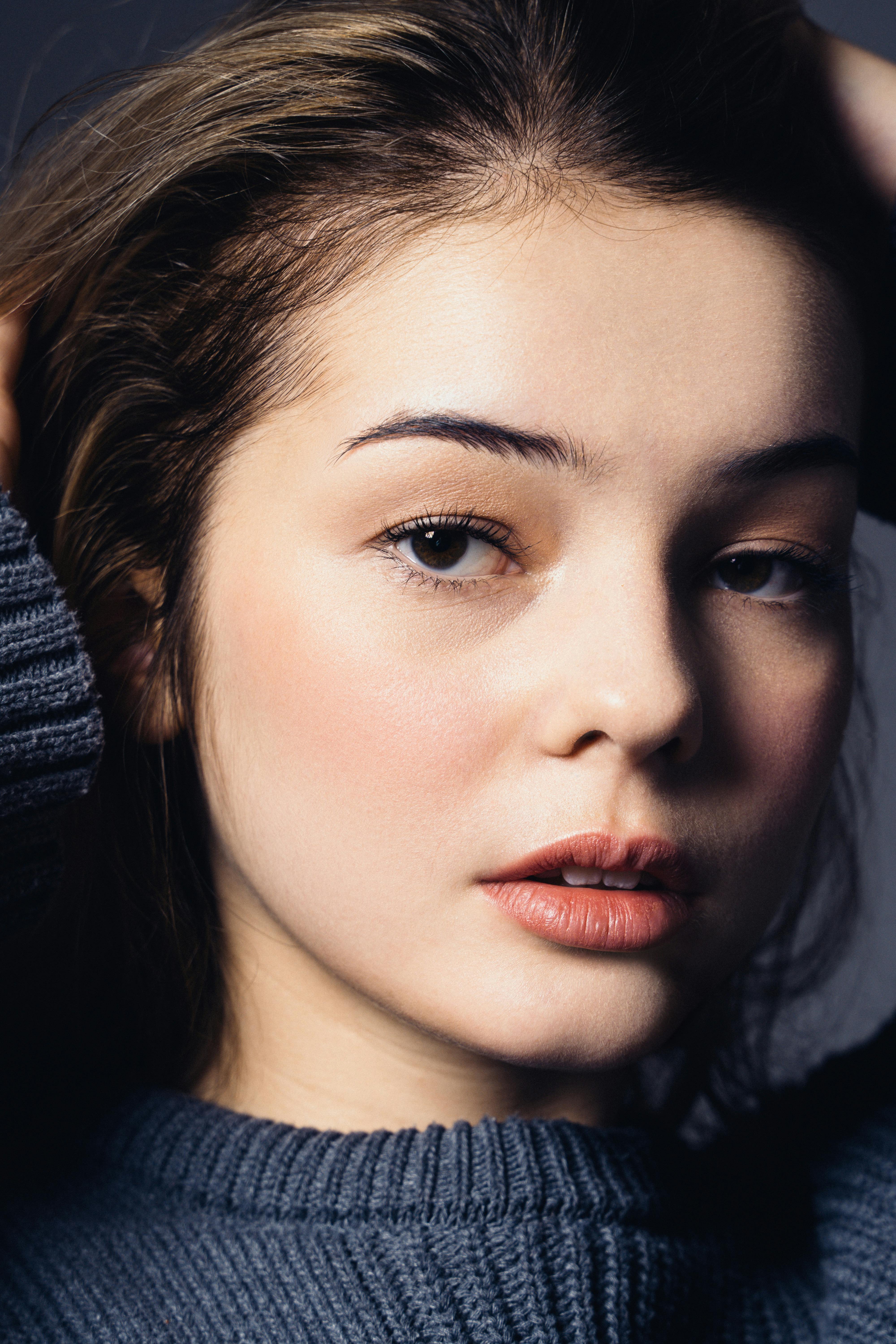 What features make face attractive?