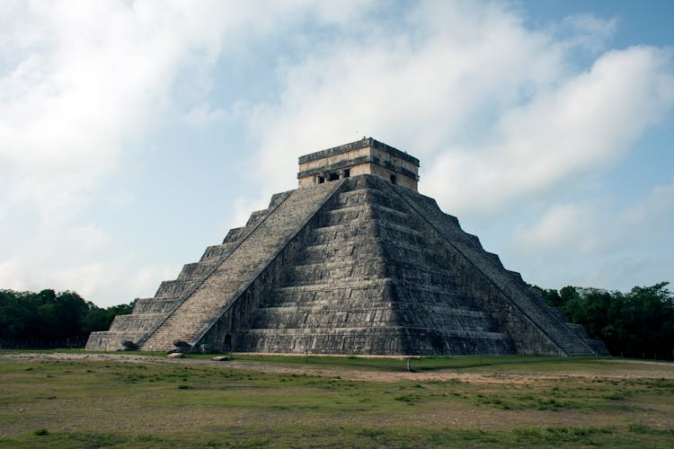 El Castillo During Daytime 