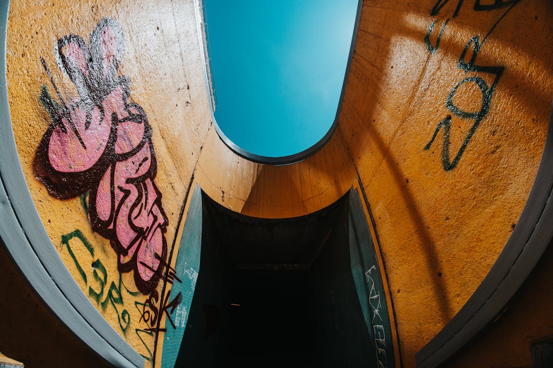 Základová fotografie zdarma na téma grafitti, metro, opuštěný