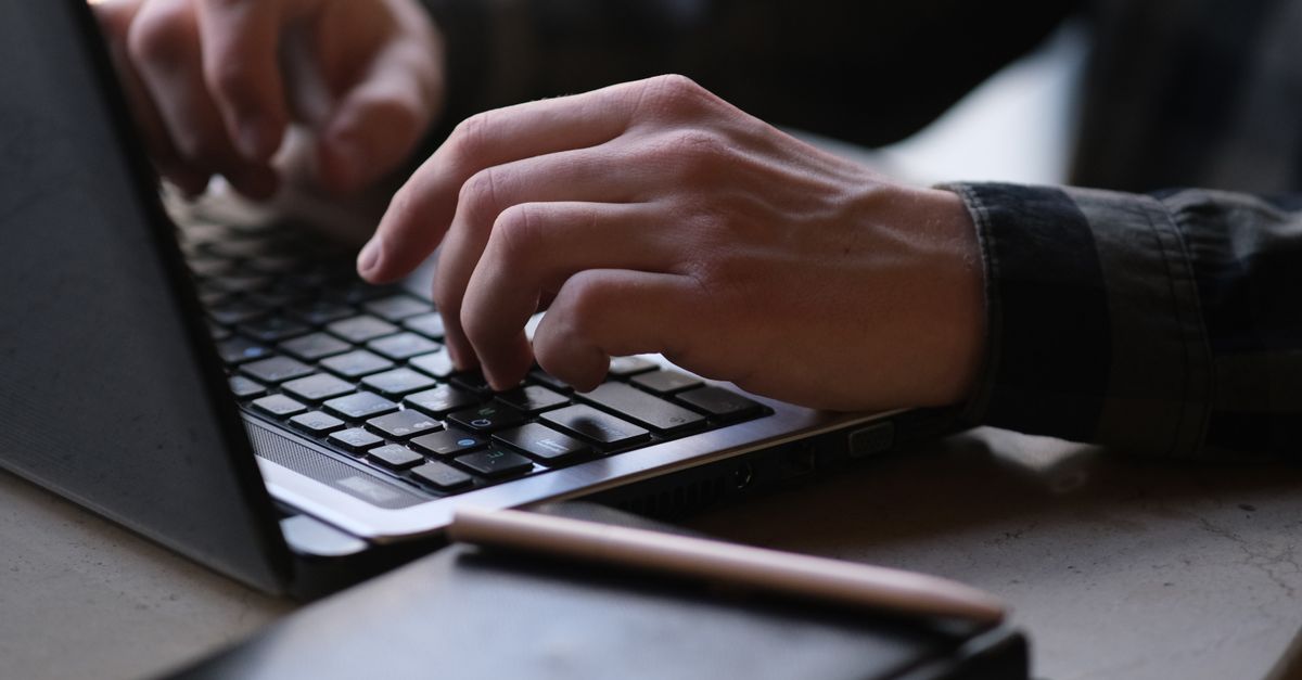 От Upwork до Хабра: двуязычный путь разработчика и клавиатуры