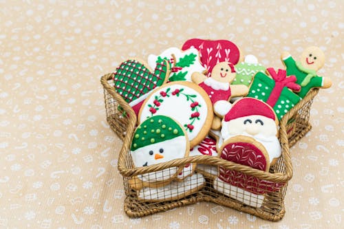 Christmas Cookies in a Star Shaped Basket