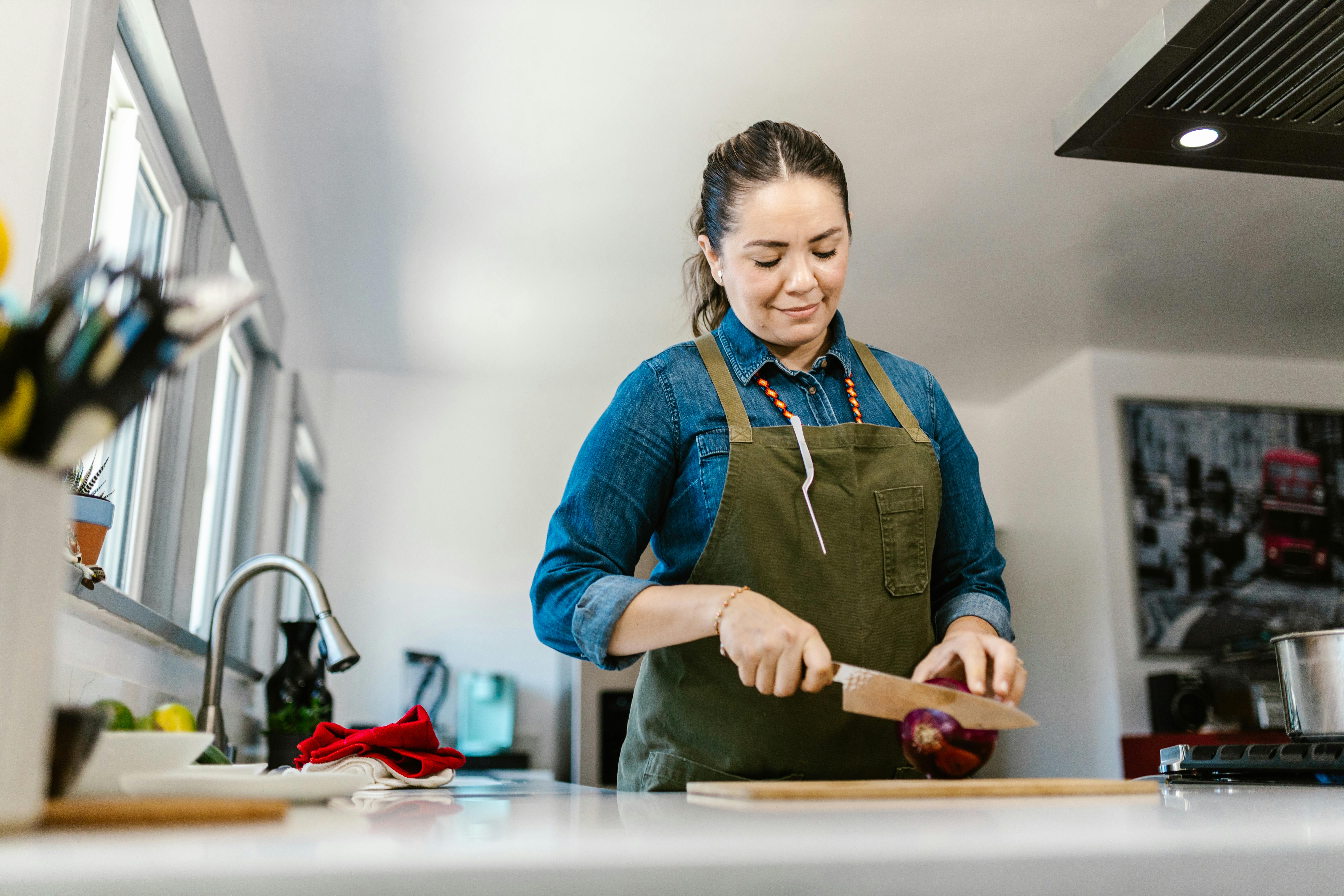 Chef demonstrates simple kitchen hack to turn leftover oil into homemade mayo: 'The possibilities are endless' — Photo by RDN