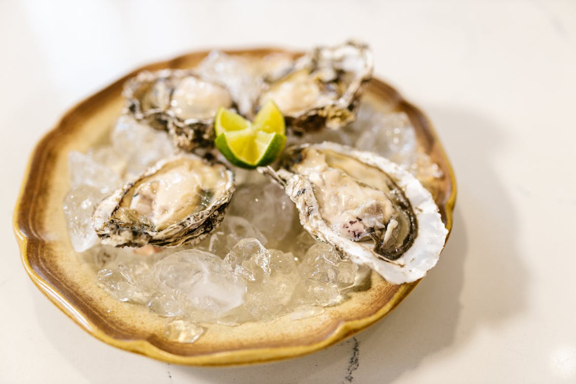 Fresh Oysters Served with Ice and Lime