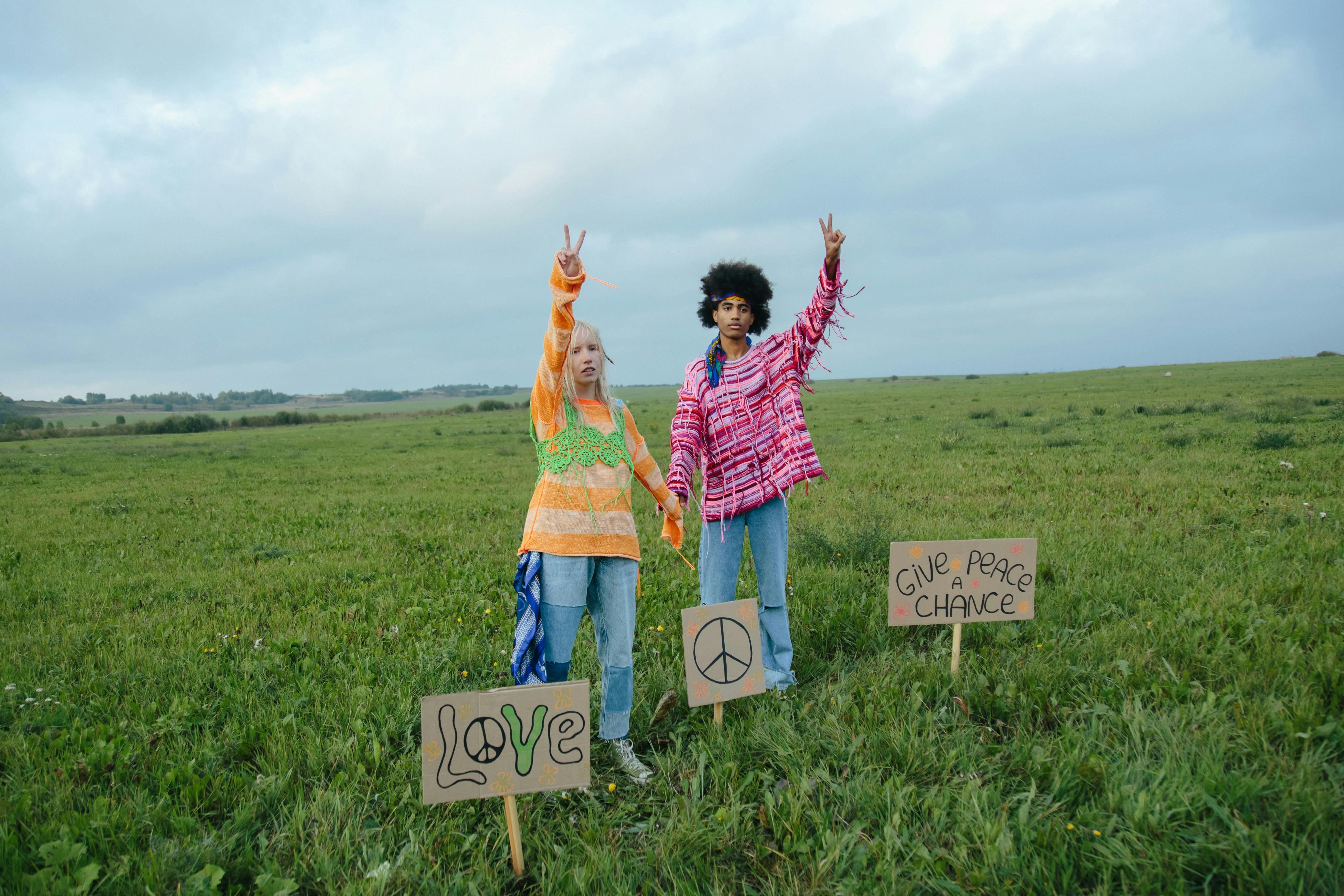 Iconiques : Les Accessoires Hippies qui Ont Marqué une Époque