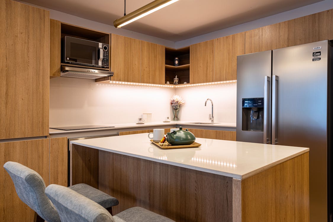 A Kitchen with an Island Counter