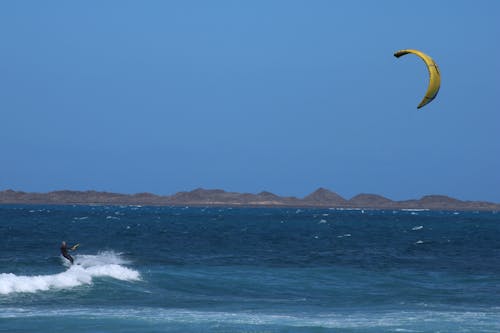 Free stock photo of ocean, waves, windsurfing