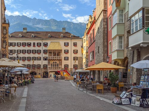 Fotobanka s bezplatnými fotkami na tému architektúra, budovy, dláždená ulica