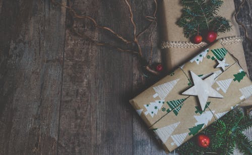 Free Green and Red Christmas Tree and Gift Box Stock Photo