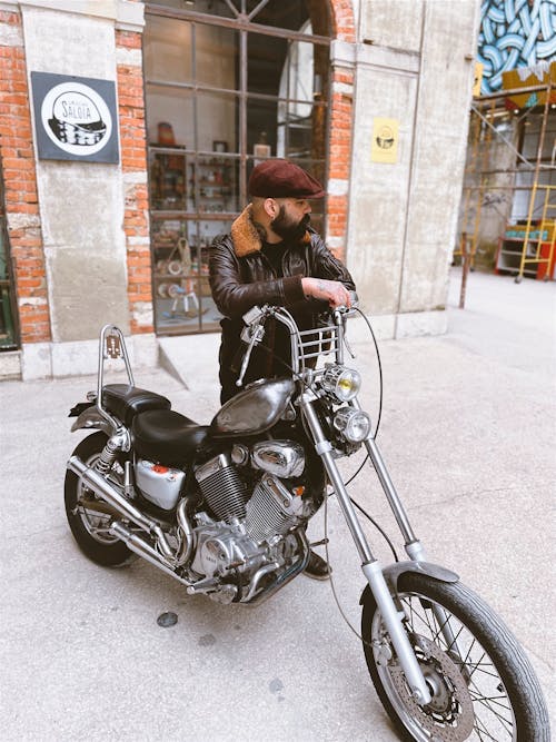Fotobanka s bezplatnými fotkami na tému cyklista, kožená bunda, motocykel