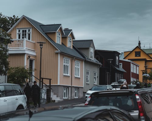 Fotobanka s bezplatnými fotkami na tému autá, domy, Island