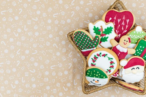 Christmas Cookies in a Star Shaped Basket