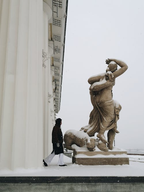 Gratis arkivbilde med klinkekule, kvinne, monument