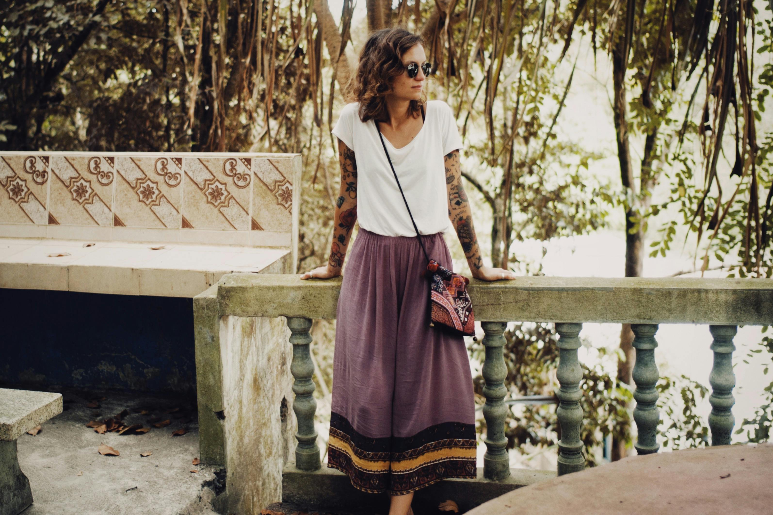 People Leaning Sideways Photos, Download The BEST Free People Leaning