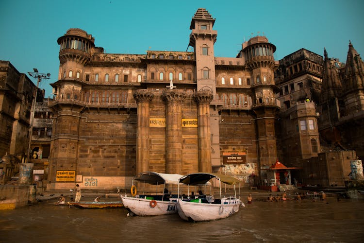 Darbhanga Ghat, Varanasi, India 