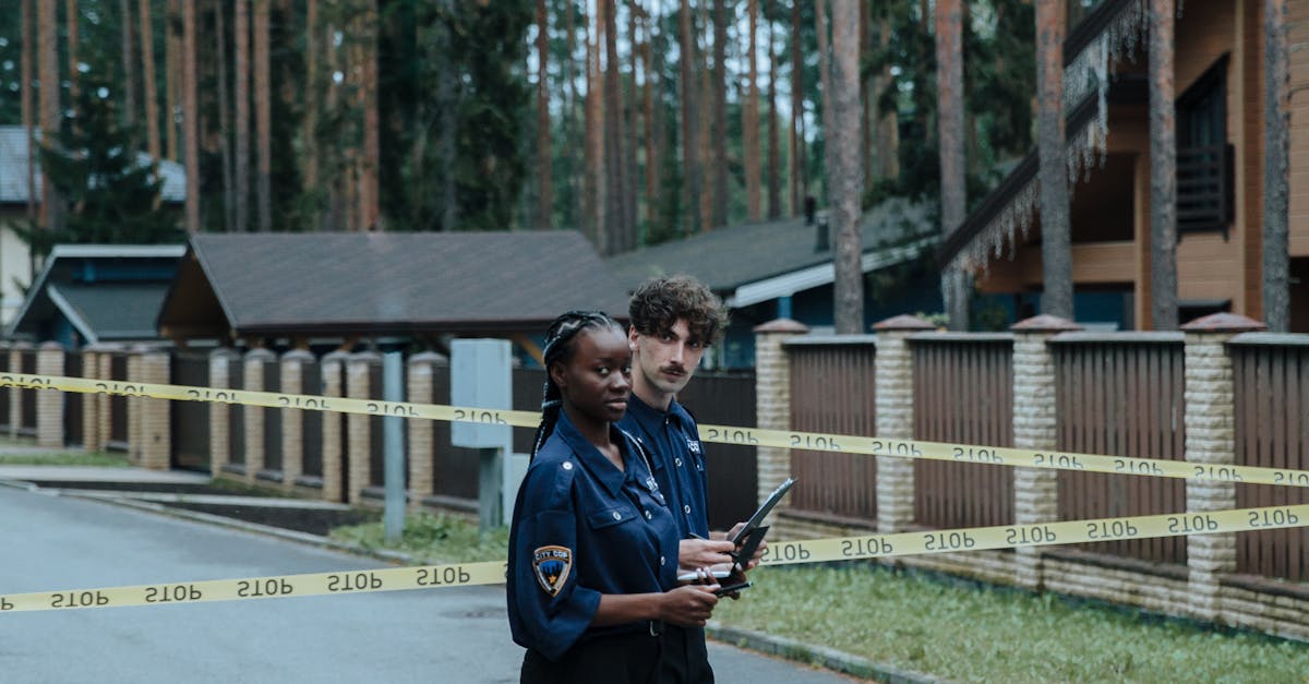 How much does a crime scene investigator make an hour