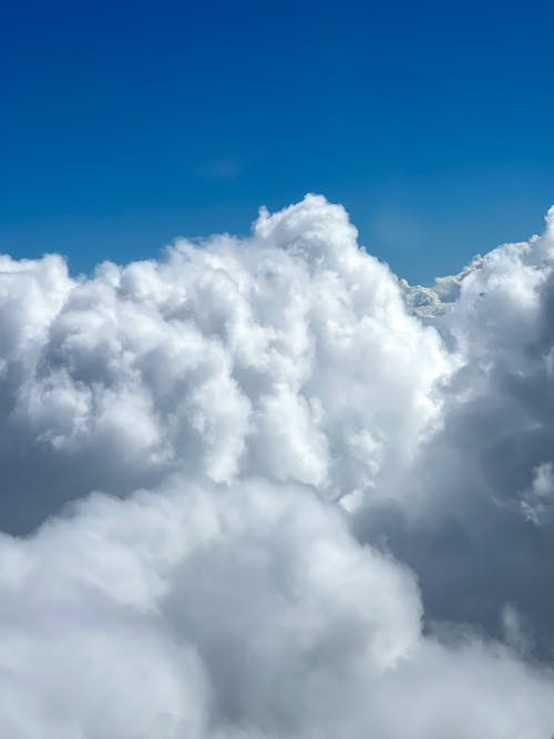 Kostenloses Stock Foto zu atmosphäre, bewölkt, blauer himmel