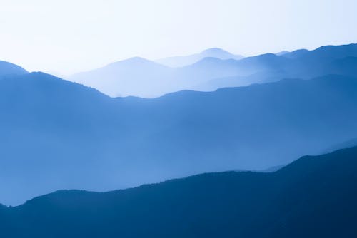Gratis lagerfoto af bjergkæder, blå bjerge, dis