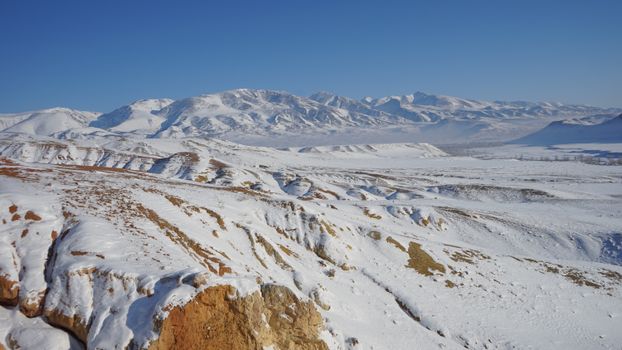 各拉丹冬雪山及姜根迪如冰川壮丽景象