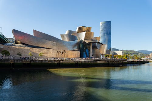 Guggenheim Bilbao Museum, Spain 