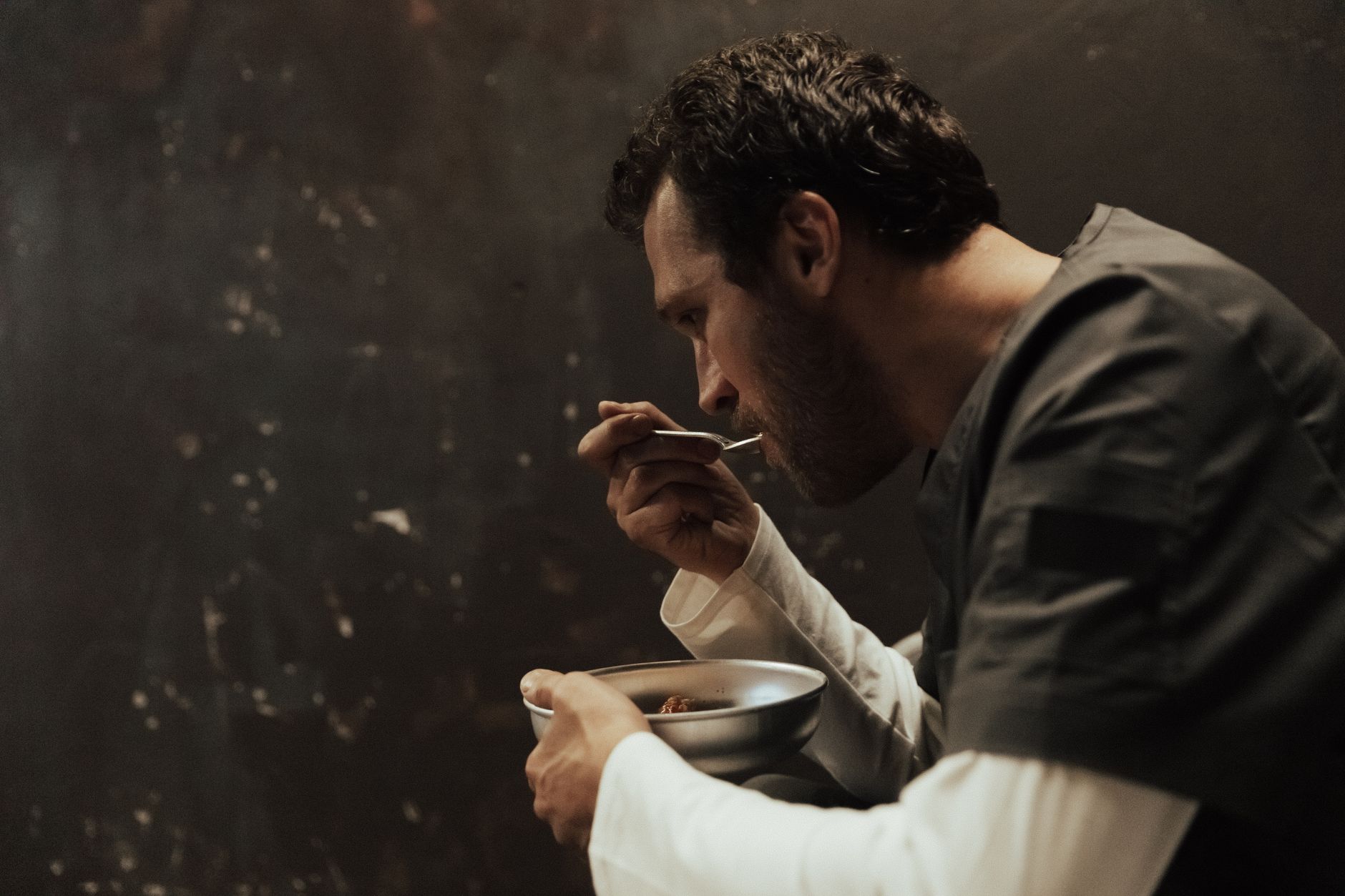 Alexandre Nero si prepara per registrare un nuovo romanzo di Globoplay e debutta in un film accanto a Marjorie Estiano