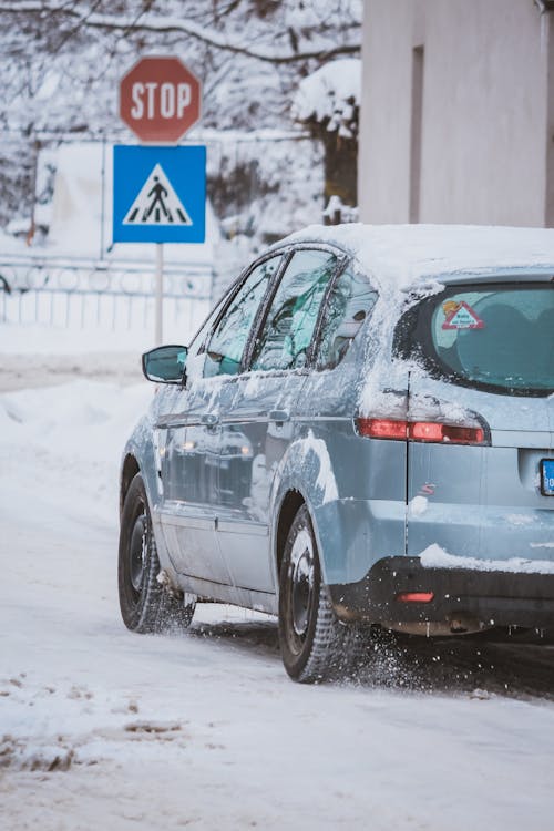 Бесплатное стоковое фото с автомобиль, Автомобильный, вертикальный выстрел