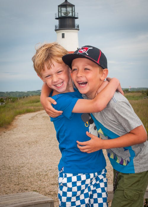 Gratis stockfoto met jongens, kids, lachen