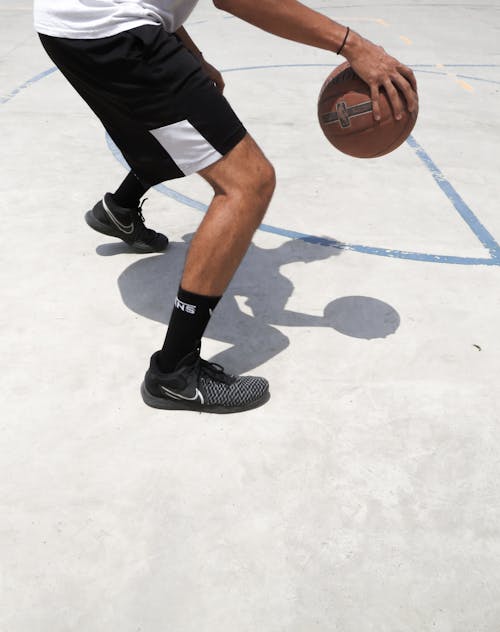 Free Person Playing Basketball Stock Photo