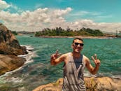 Man Wearing Gray Crew-neck Tank Top