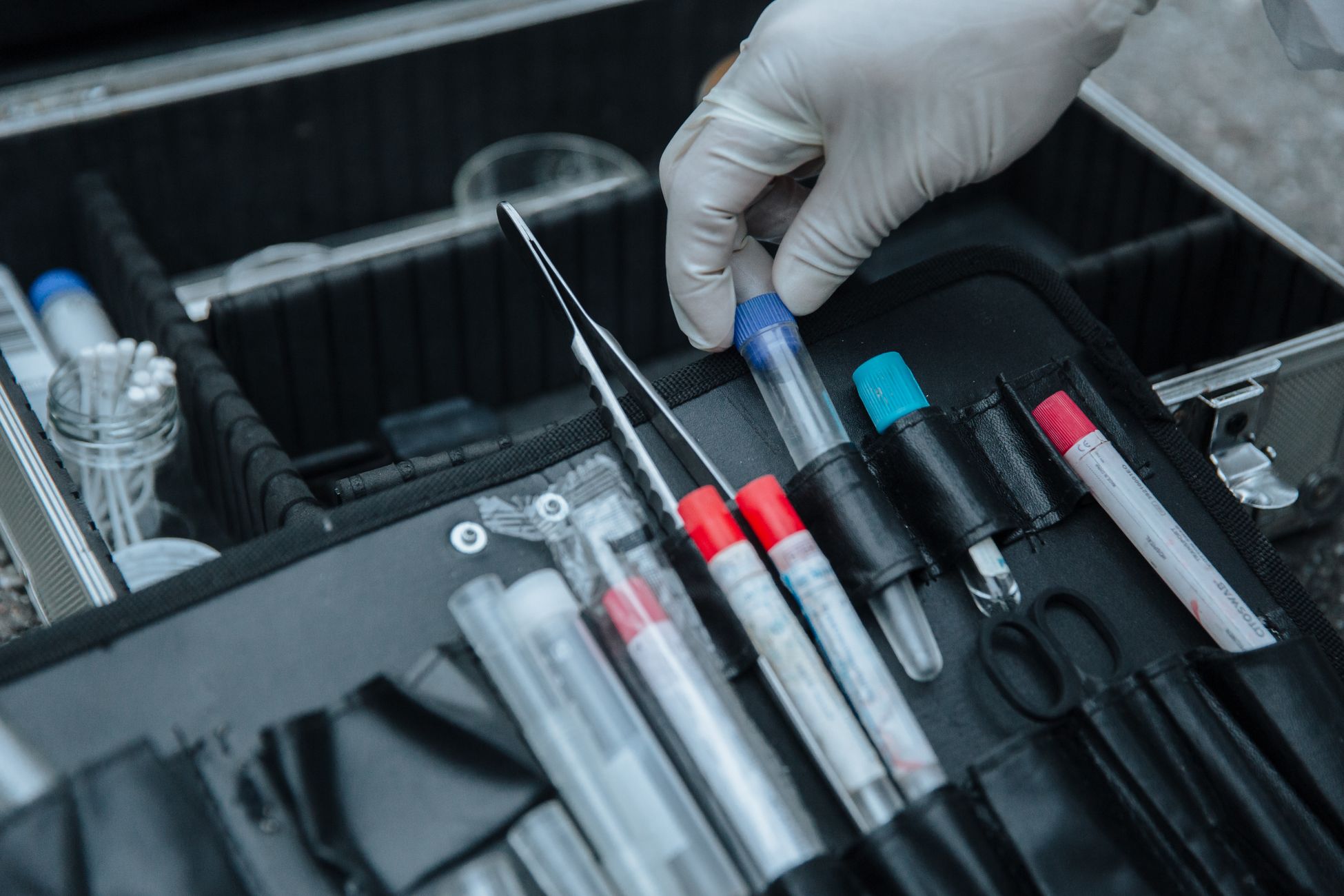 Man uit Leudal opgepakt na vondst illegale wapens en vangmiddelen